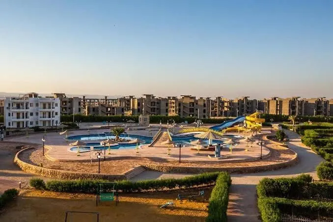 Two Bedroom In Golden Fully Air Conditioned In Front Of The Pool Near The Kids Aqua Kids Areas Family Cafeteria Apartman